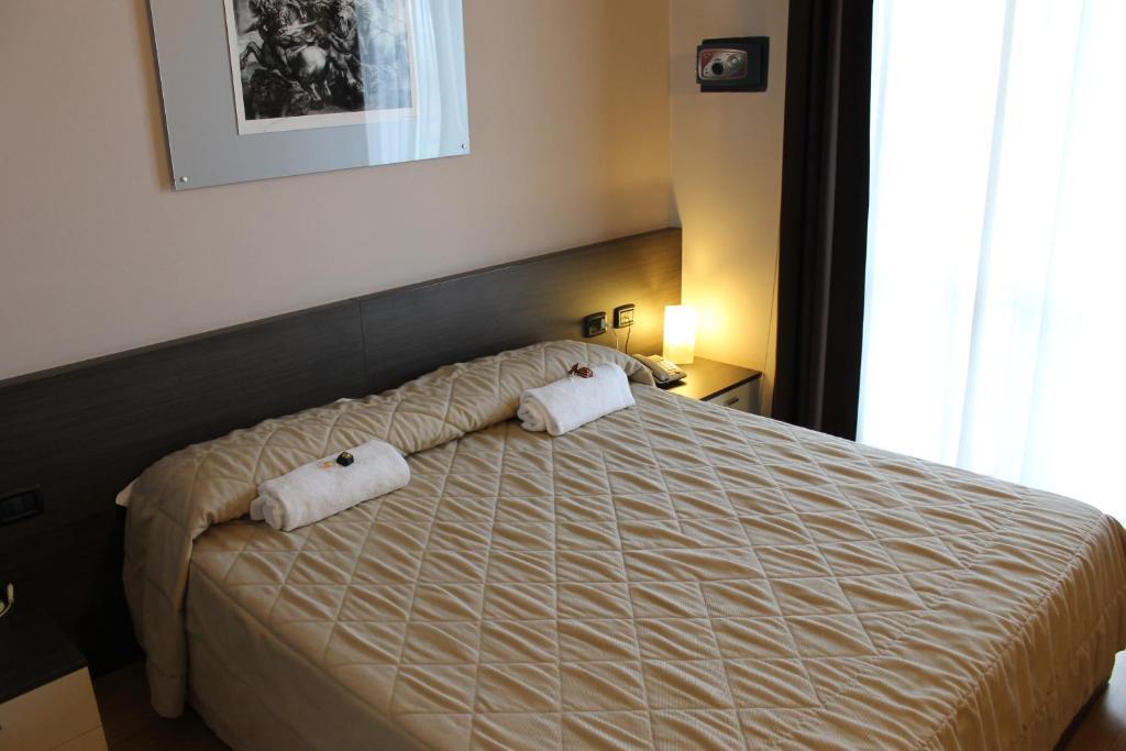 Eq Hotel Travagliato Zimmer foto