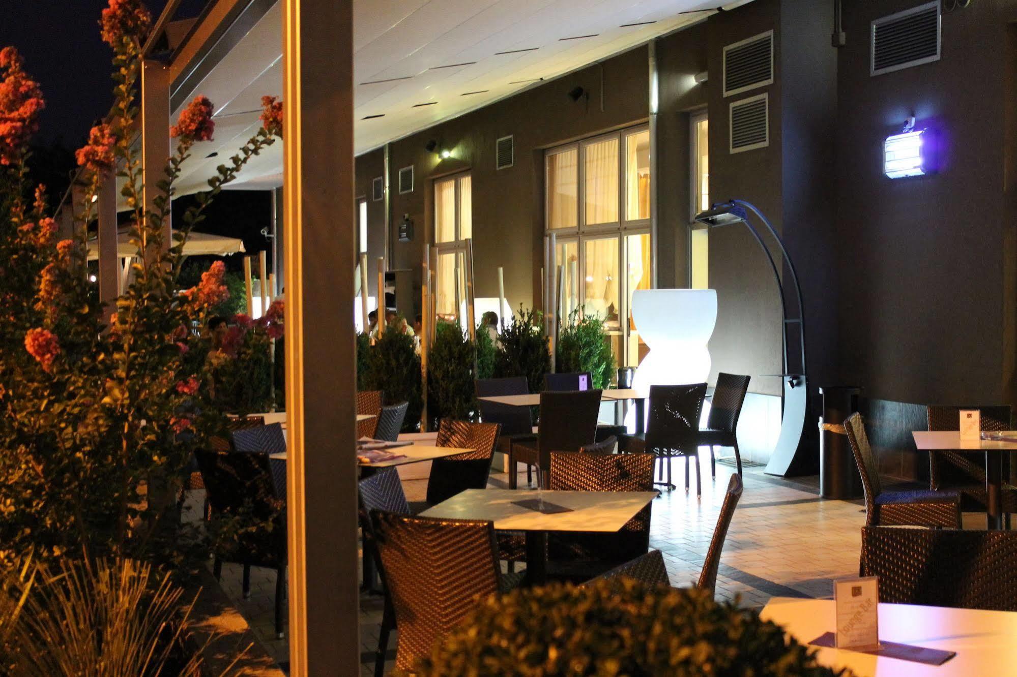 Eq Hotel Travagliato Exterior foto